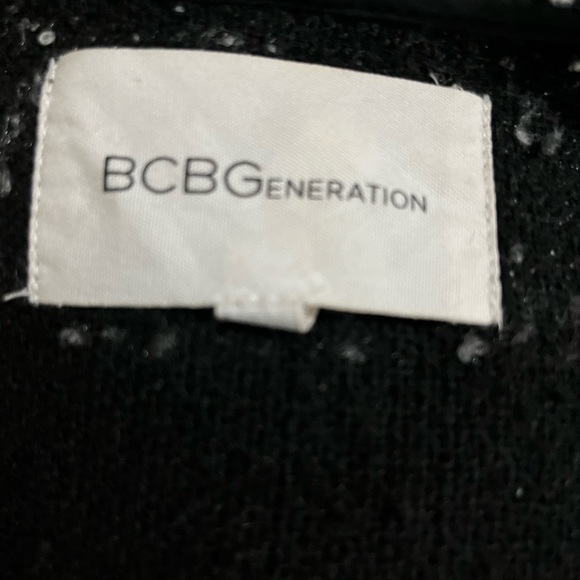 Beautiful BCBG Sleeveless Duster . - Picture 5 of 5